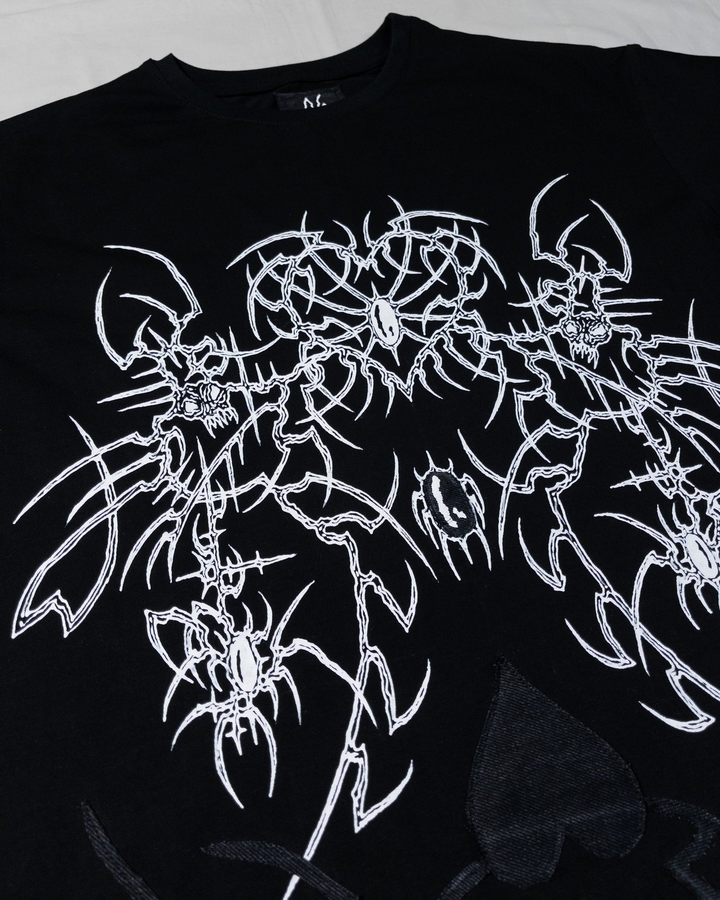 "black sigil" t-shirt