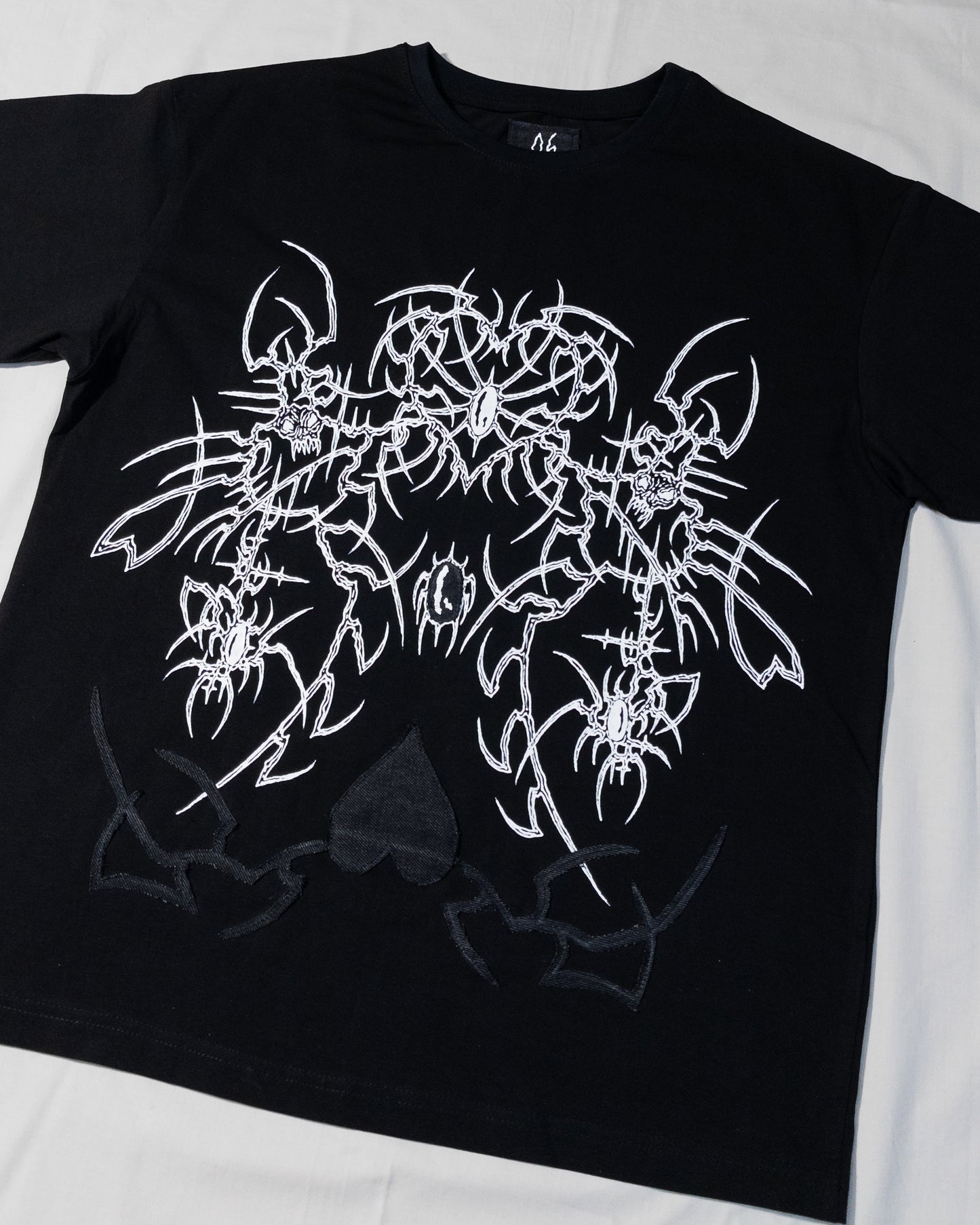 "black sigil" t-shirt