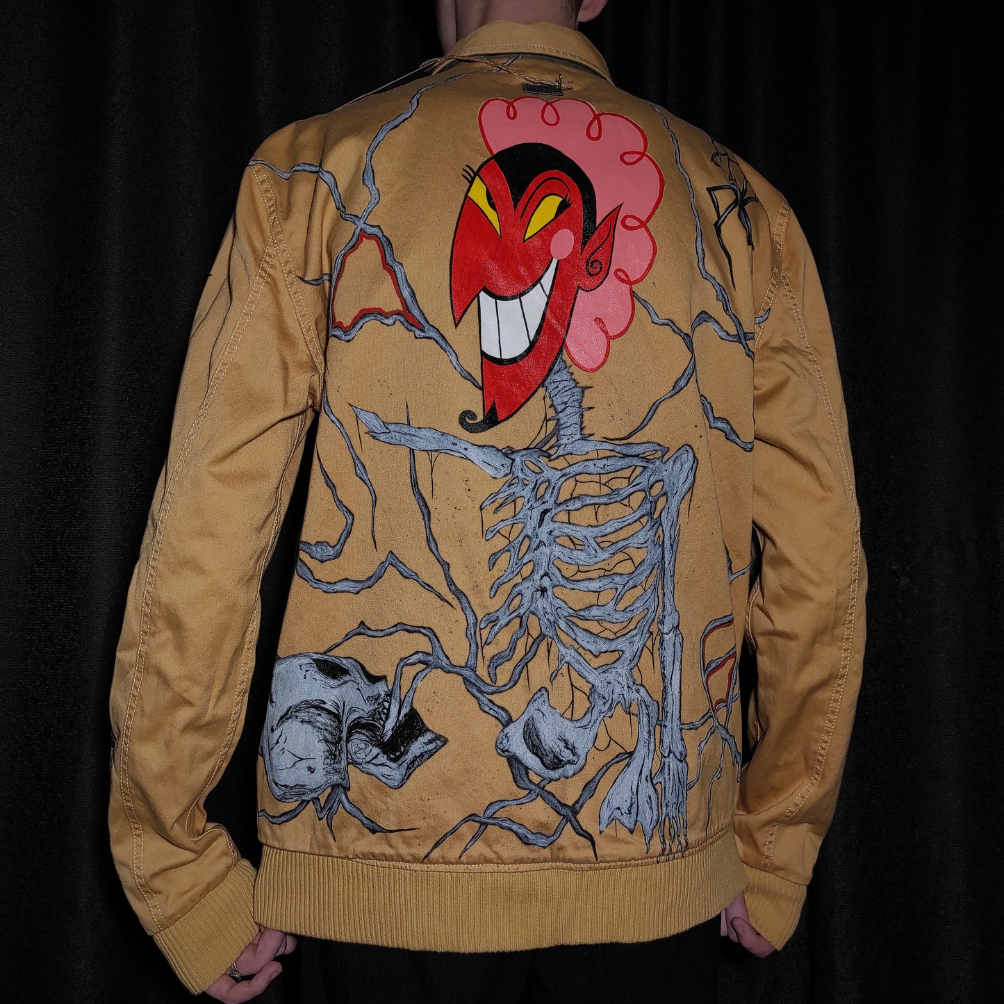 Jacke „gruselige Kindheit“