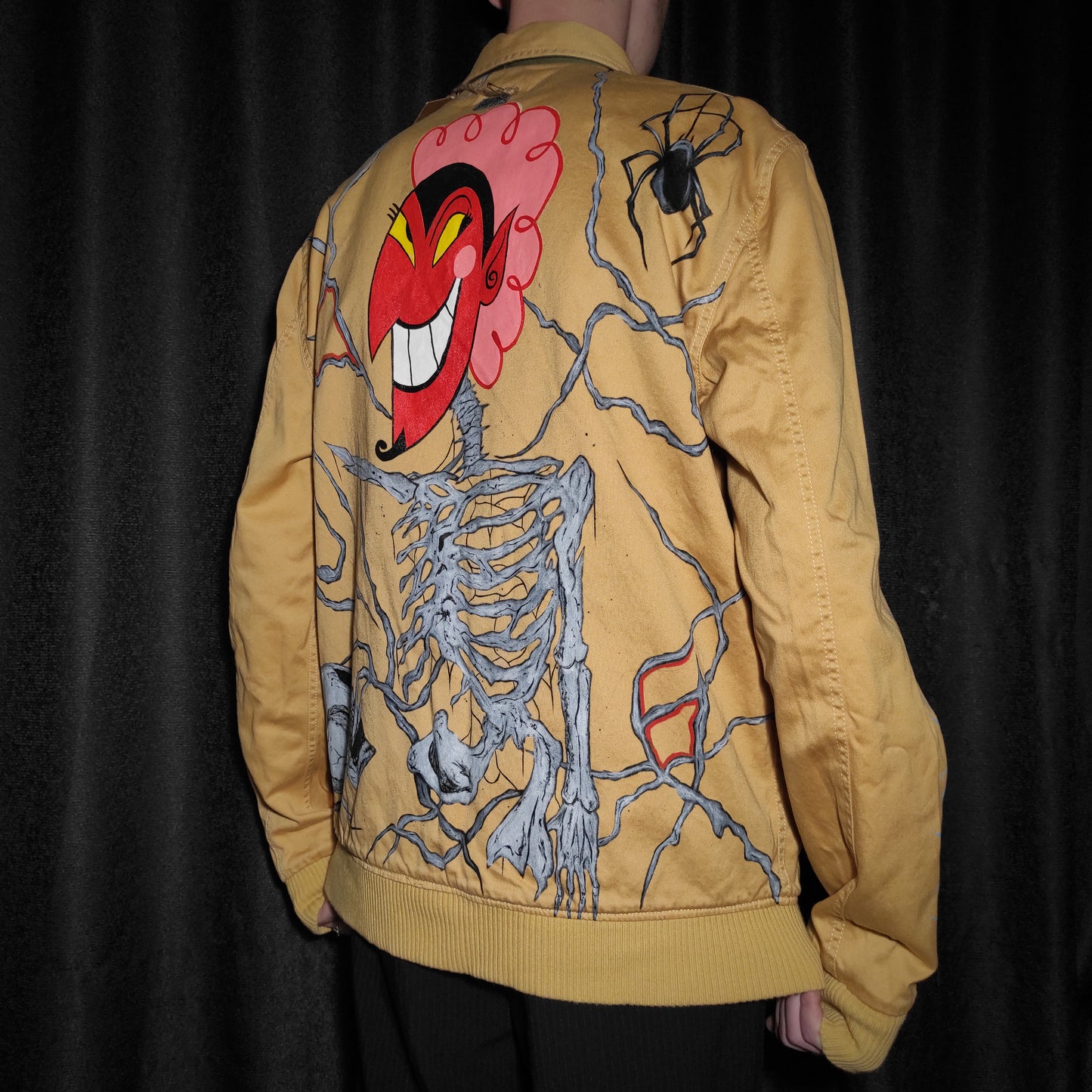 Jacke „gruselige Kindheit“