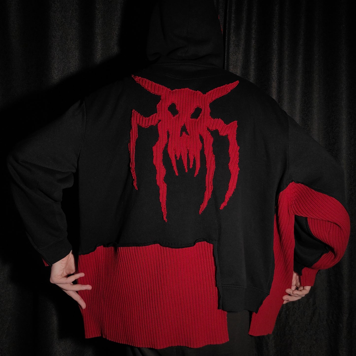 Kapuzenpullover "Höllisch"