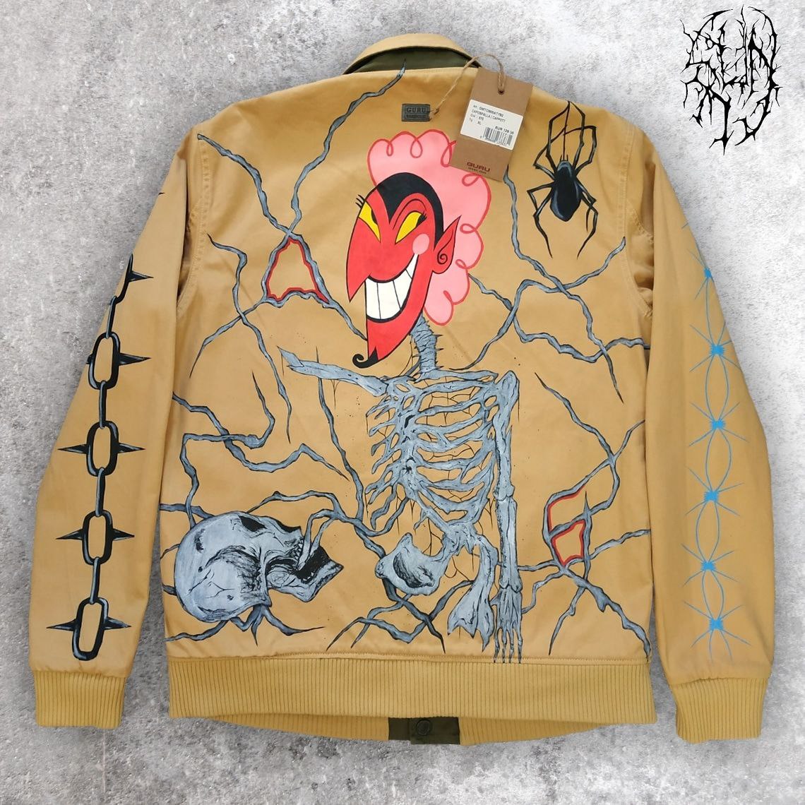 Jacke „gruselige Kindheit“