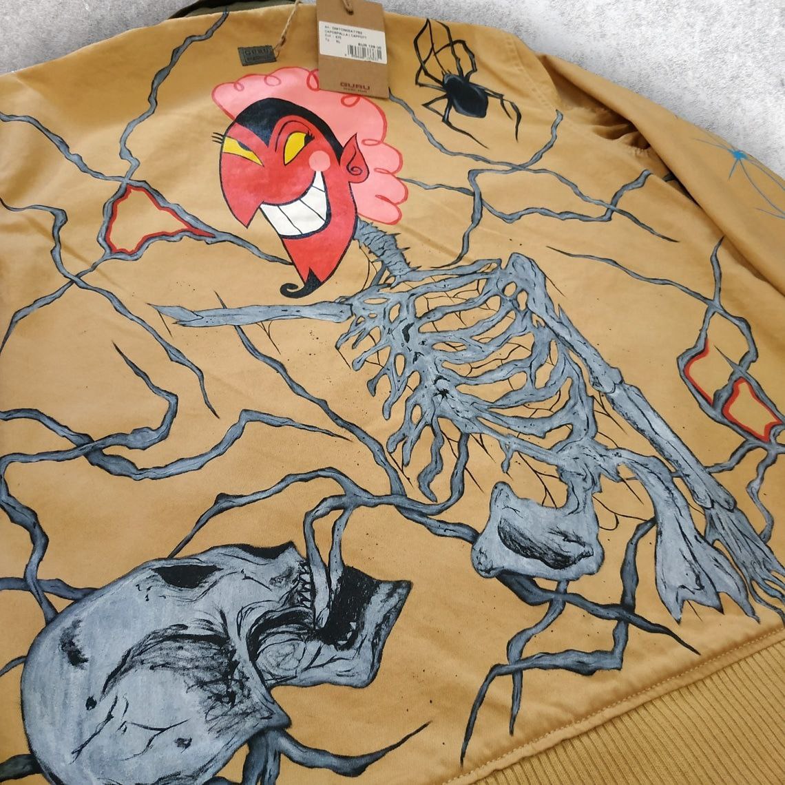 Jacke „gruselige Kindheit“
