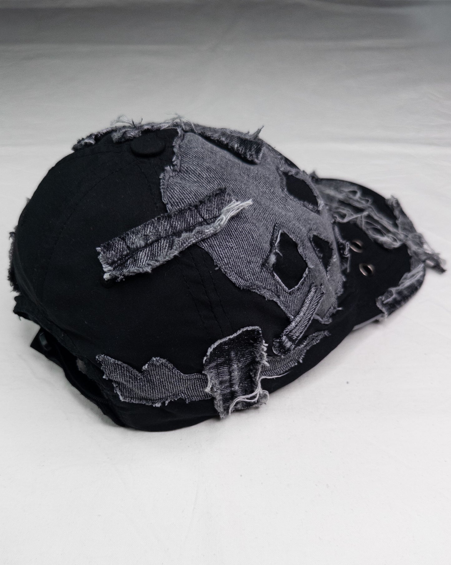 "noisy" cap