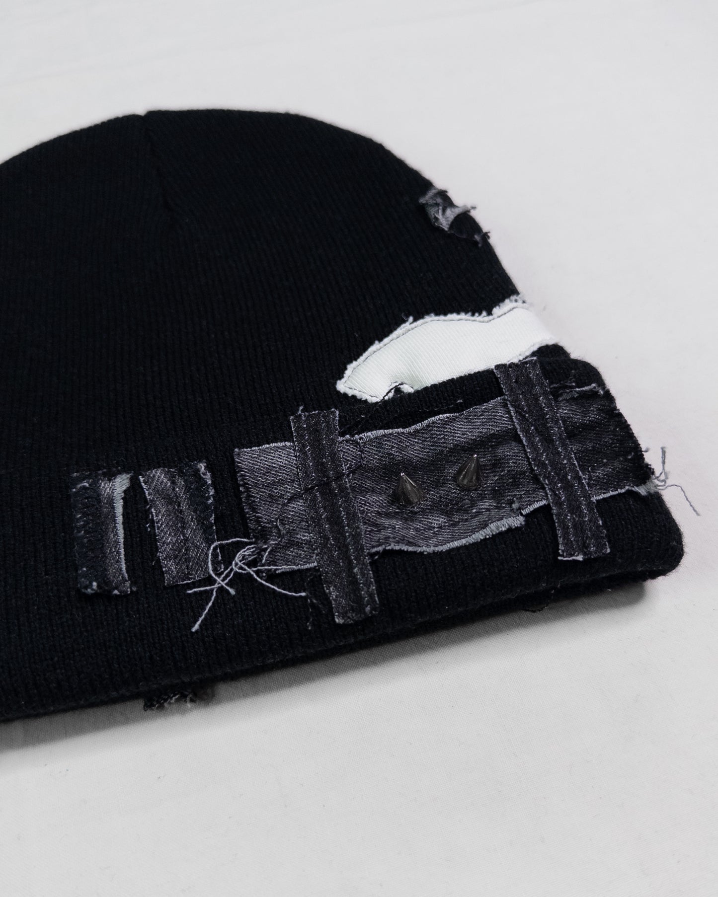 "grave" beanie 1
