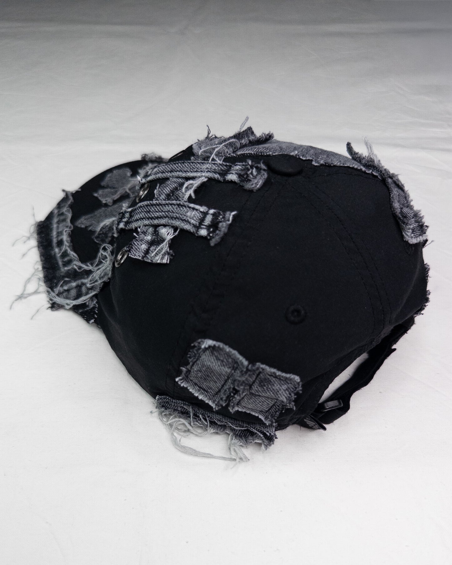 "noisy" cap
