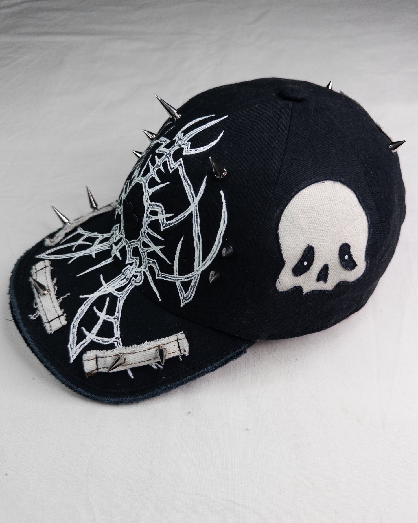"obscure" cap