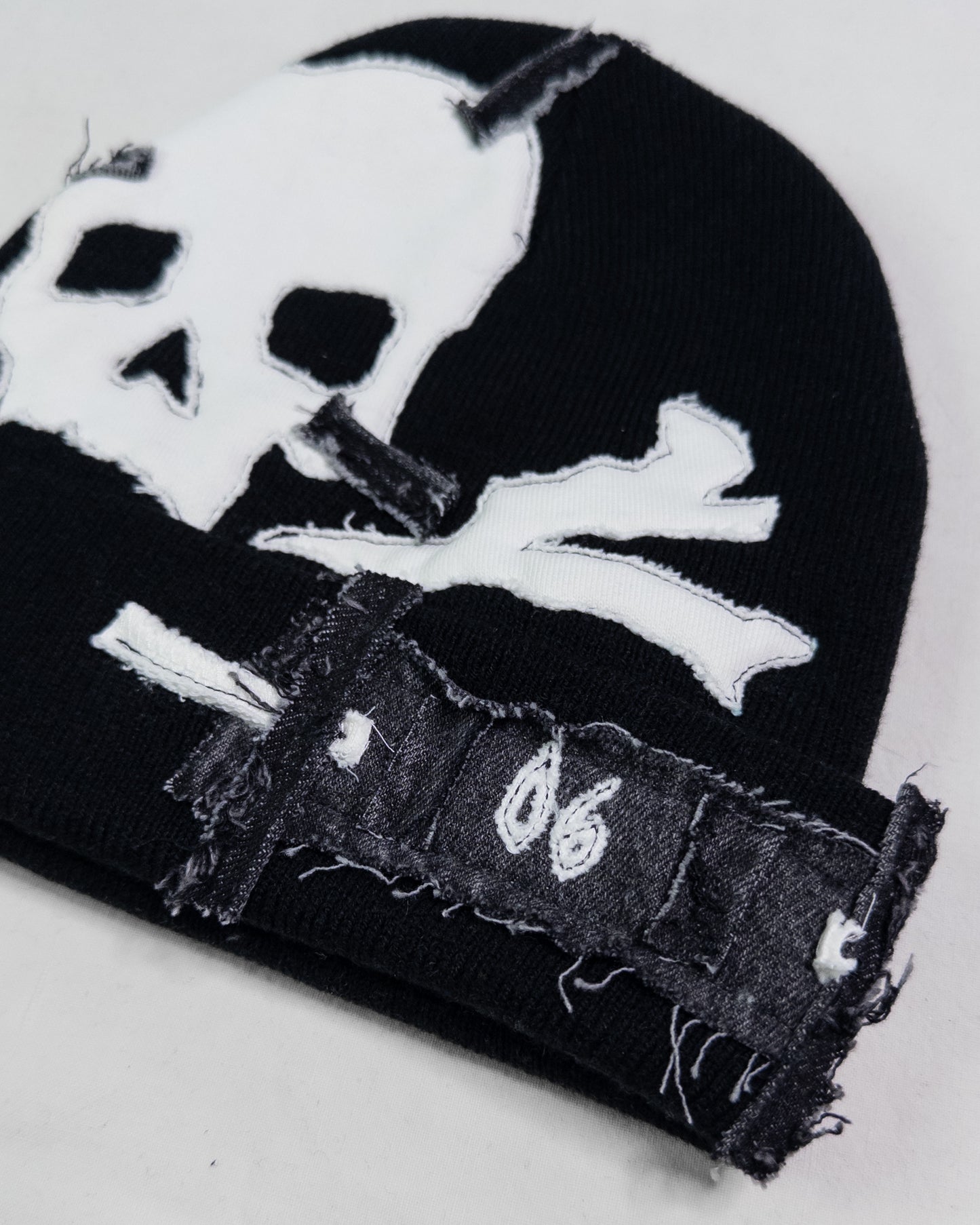 "grave" beanie 1