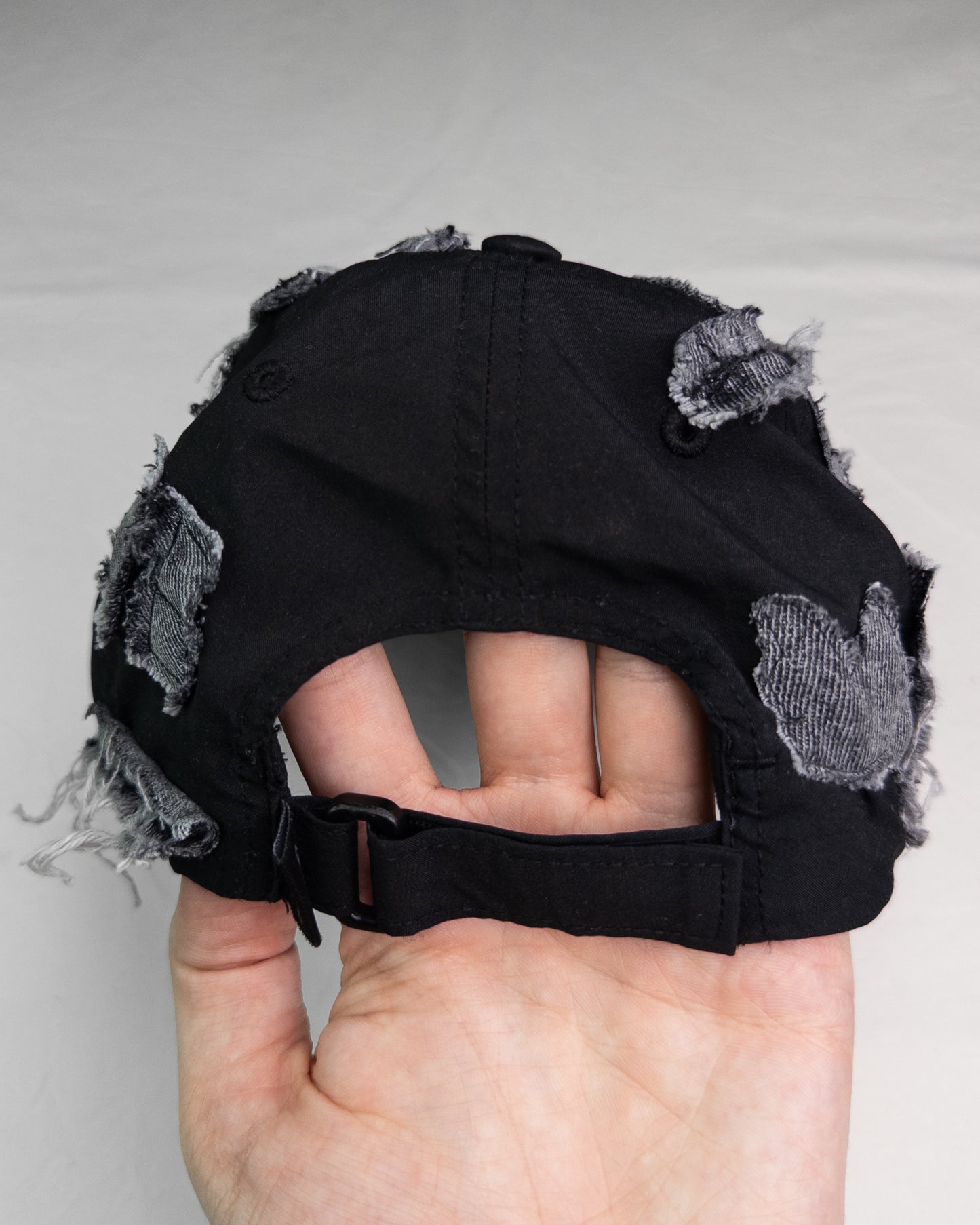 "noisy" cap