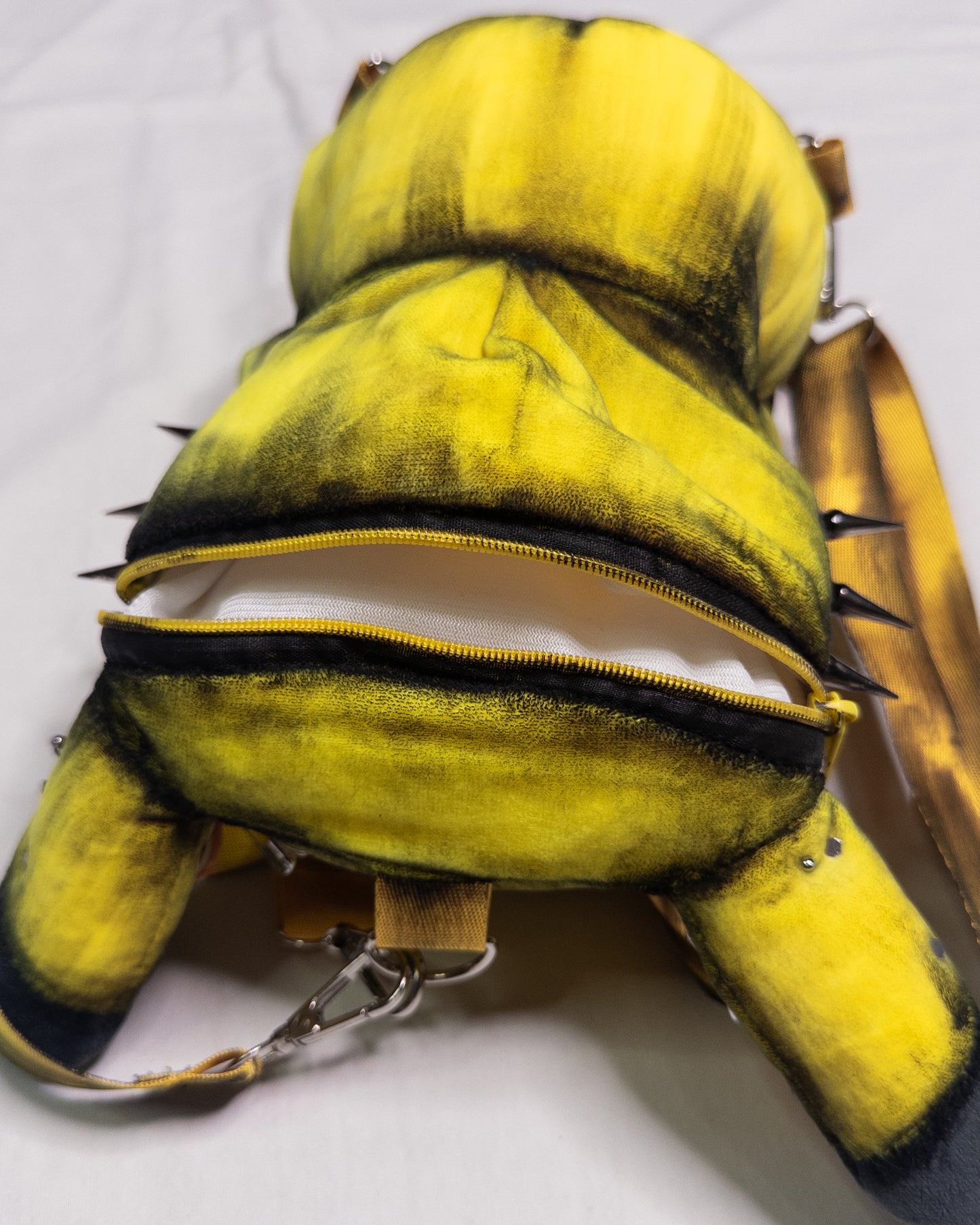 "trio scream" backpack